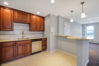 109 4th Ave, Unit 109 4th Avenue Apt B in Broomall, PA - Building Photo - Building Photo