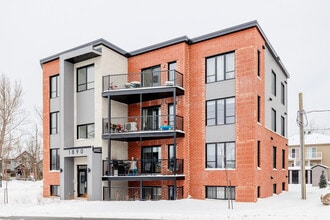 1890 Édouard-VII Rte in St-Philippe, QC - Building Photo - Building Photo