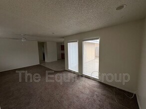 737 S Spruce St in Tulare, CA - Building Photo - Building Photo