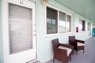 1840 Shore Dr S in South Pasadena, FL - Foto de edificio - Building Photo