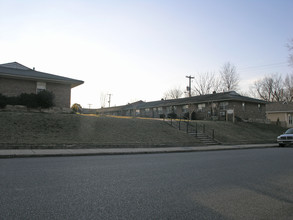 College View Apartments in Memphis, TN - Building Photo - Building Photo