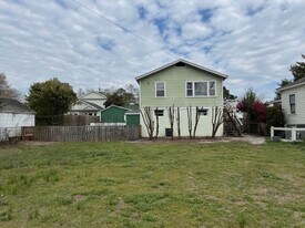 2019 Barnett Ave in Wilmington, NC - Building Photo
