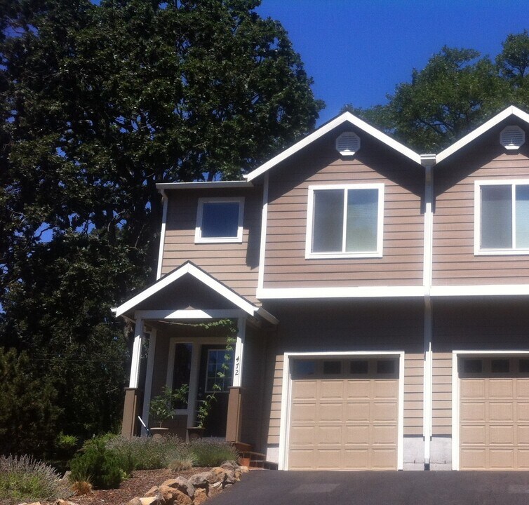 472 SE Oak St in White Salmon, WA - Building Photo