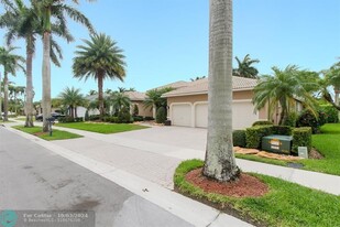 2481 Eagle Run Dr in Weston, FL - Building Photo - Building Photo