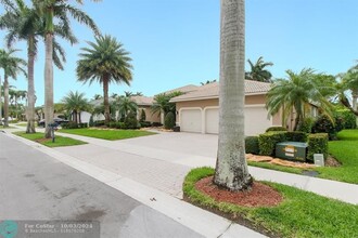 2481 Eagle Run Dr in Weston, FL - Foto de edificio - Building Photo