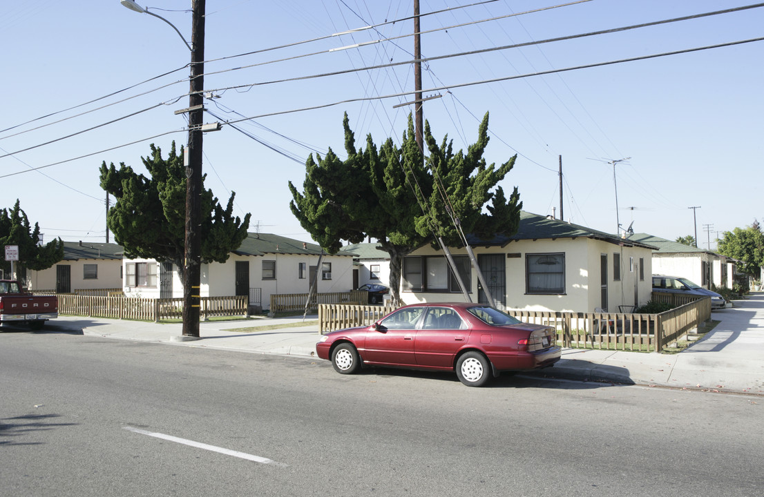 21833 1/2 Figueroa St in Carson, CA - Building Photo