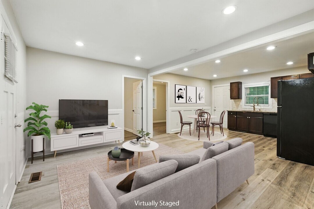 16 Wadley St NW in Atlanta, GA - Building Photo