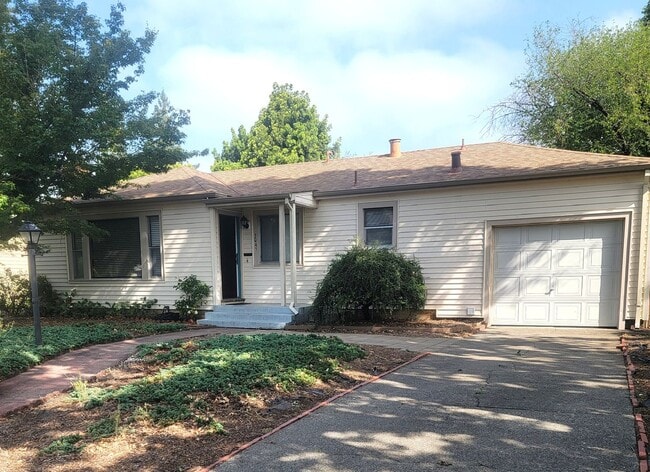 3045 Claremont Dr in Santa Rosa, CA - Building Photo - Building Photo