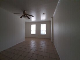 4542 Otterbury Dr in Houston, TX - Building Photo