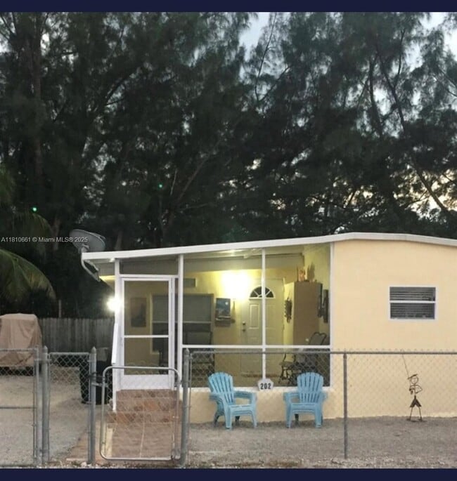 202 Buttonwood Ave in Key Largo, FL - Building Photo - Building Photo