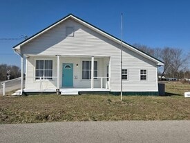 7305 Old Madisonville Rd in Hopkinsville, KY - Building Photo