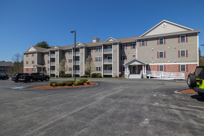 Bunker Estates Condominiums in Derry, NH - Foto de edificio - Building Photo