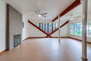 1724 Golden Gate Ave in Los Angeles, CA - Building Photo