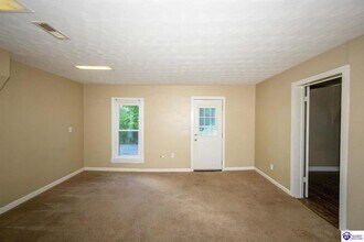 5113 Rineyville Rd in Elizabethtown, KY - Building Photo - Building Photo