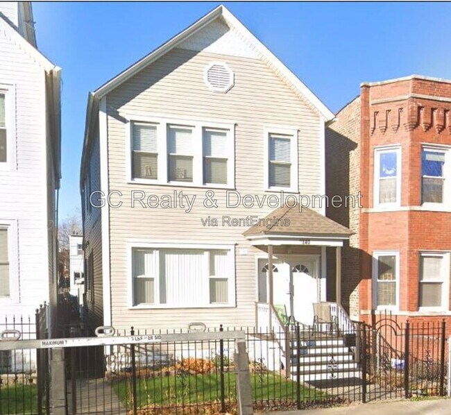 2840 N Maplewood Ave