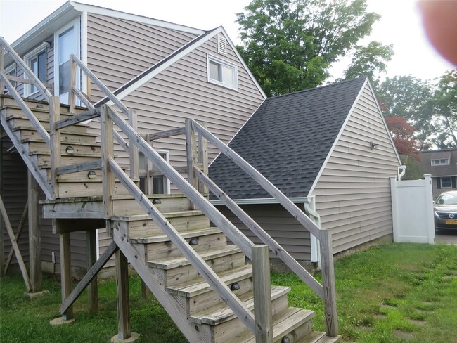 3 Elgar St in East Northport, NY - Building Photo - Building Photo