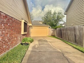 2934 Field Line Dr in Sugar Land, TX - Building Photo - Building Photo