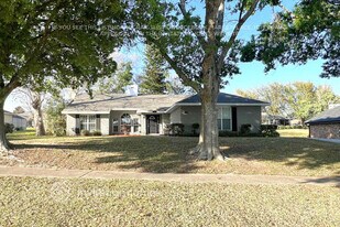 10411 Myakka Dr in Clermont, FL - Building Photo