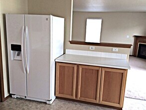 1110 Boatman Ave NW in Orting, WA - Foto de edificio - Building Photo