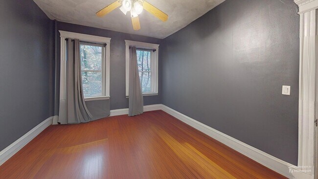 31 Westbourne Ter, Unit 4 in Brookline, MA - Foto de edificio - Building Photo