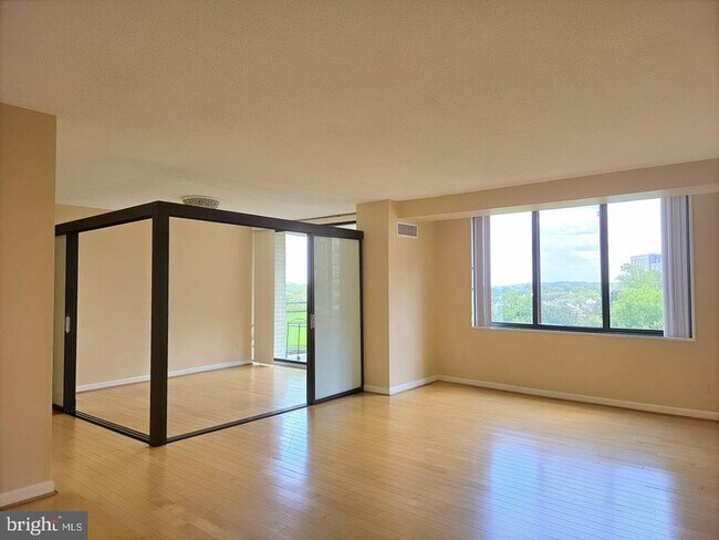 property at 5225 Pooks Hill Rd