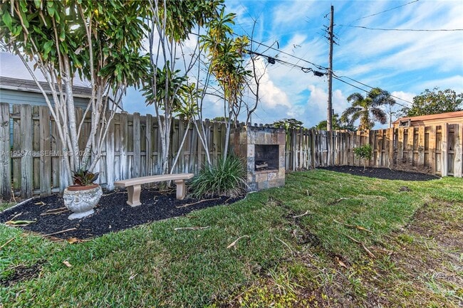 5265 NE 1st Terrace in Oakland Park, FL - Building Photo - Building Photo