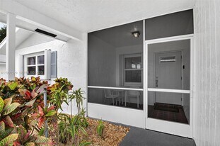 3810 Rowena Cir in West Palm Beach, FL - Building Photo