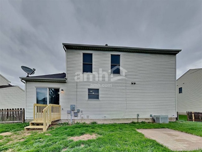 property at 555 Allis Pl E