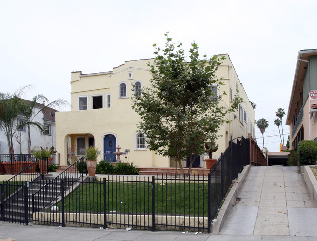 125 N Berendo St in Los Angeles, CA - Building Photo - Building Photo