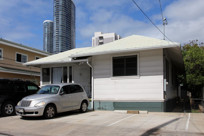 736 Birch St in Honolulu, HI - Foto de edificio - Building Photo