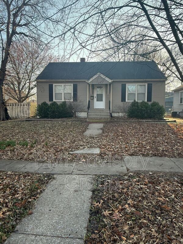 property at 1242 SW High Ave