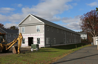 191 Whiting St in Plainville, CT - Foto de edificio - Building Photo