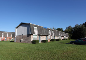 Azalea Court Town Homes in Theodore, AL - Building Photo