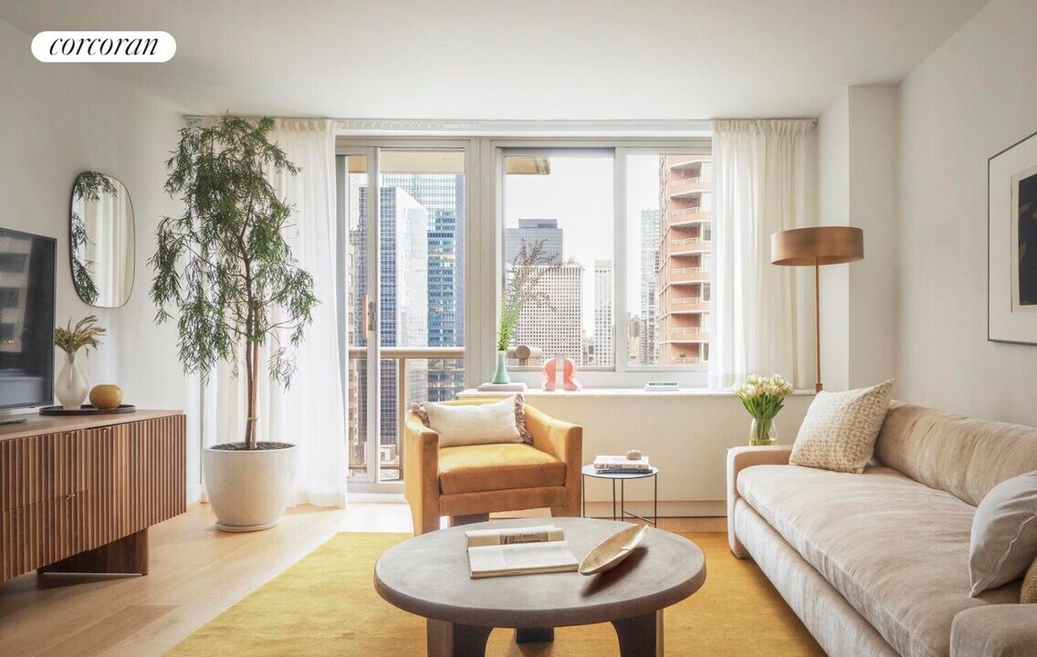 234 E 46th St in New York, NY - Building Photo