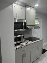 611 Davis Rd in Delray Beach, FL - Building Photo - Building Photo