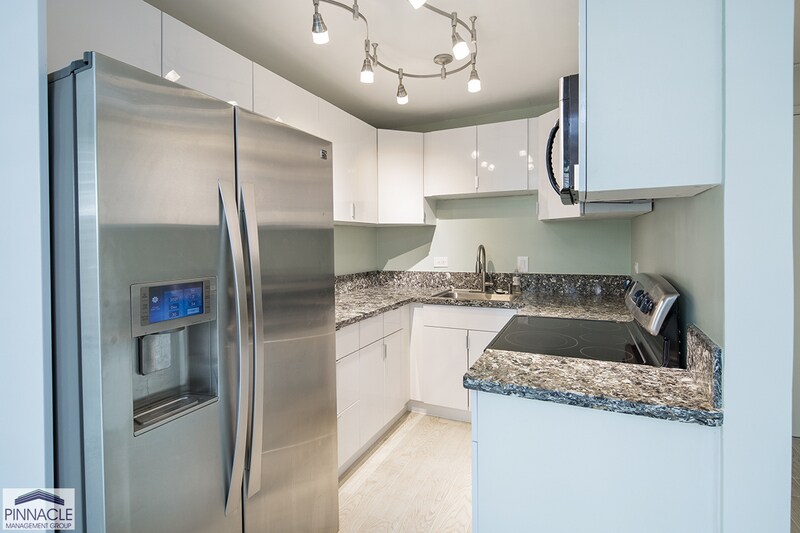 909 Kahuna Ln in Honolulu, HI - Building Photo