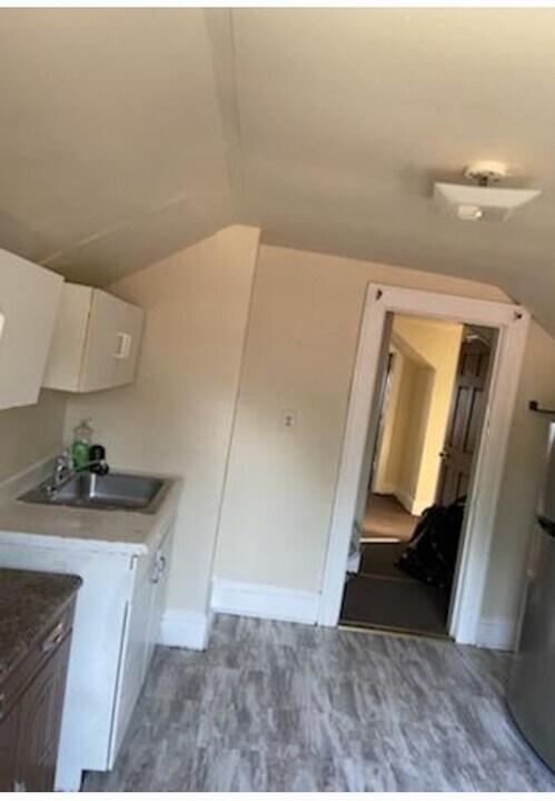 70 Pine Grove Ter in Newark, NJ - Building Photo