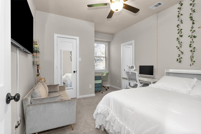 property at 579 Longleaf Pine Dr