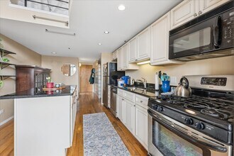 2300 W Wabansia Ave in Chicago, IL - Building Photo - Building Photo