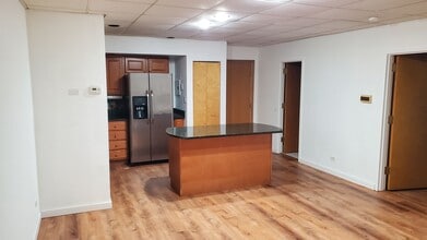 9514 Lawrence Ave, Unit 104 in Schiller Park, IL - Building Photo - Building Photo