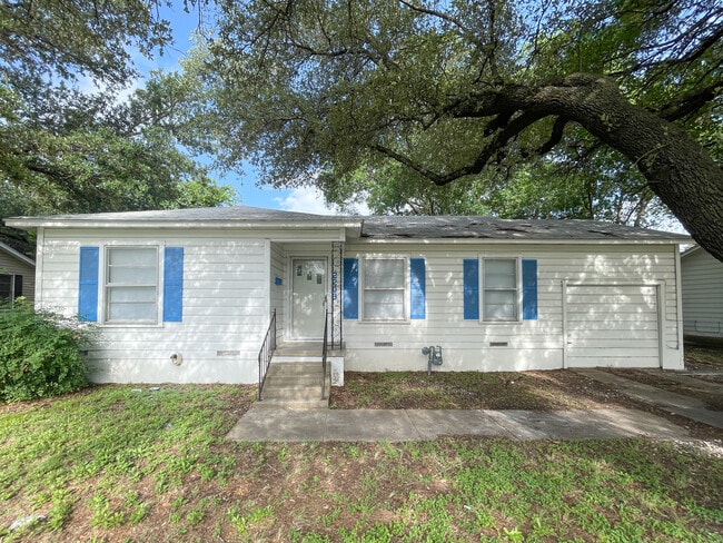 property at 2208 N 41st St