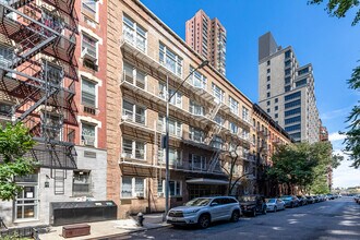 525 E 81st St in New York, NY - Building Photo - Building Photo