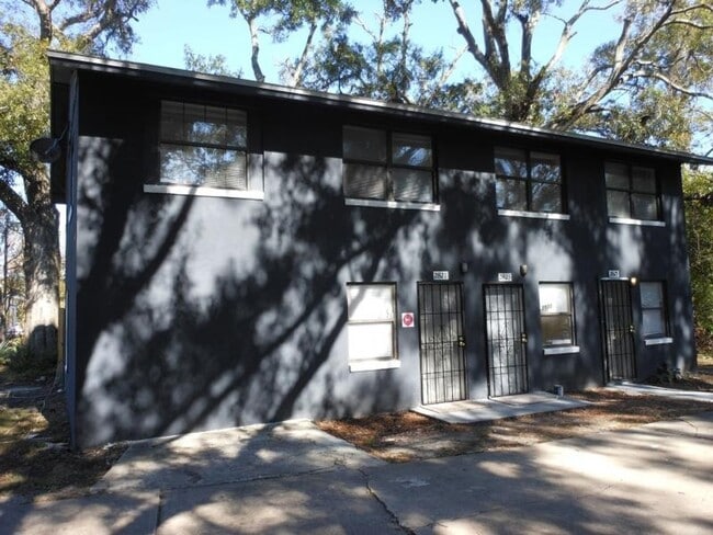 2823 Moncrief Rd in Jacksonville, FL - Building Photo - Building Photo