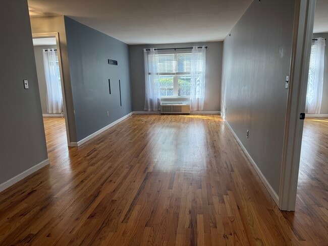 25 Crest St, Unit 112 in Westwood, NJ - Building Photo - Building Photo