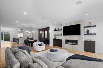 779 Paramus Rd in Paramus, NJ - Building Photo - Building Photo