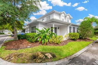 8307 Manor Club Cir in Tampa, FL - Building Photo - Building Photo