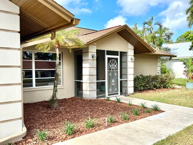 939 St Andrews Blvd, Unit C43 in Naples, FL - Building Photo - Building Photo