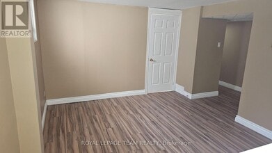 395 Peach Tree Ln in Ottawa, ON - Building Photo - Building Photo