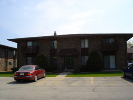 2204 Camelot Ct Apartments