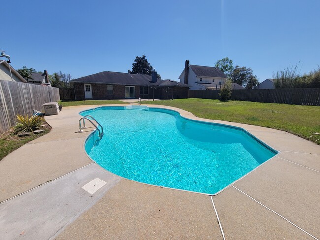 property at 116 Long Pointe Dr